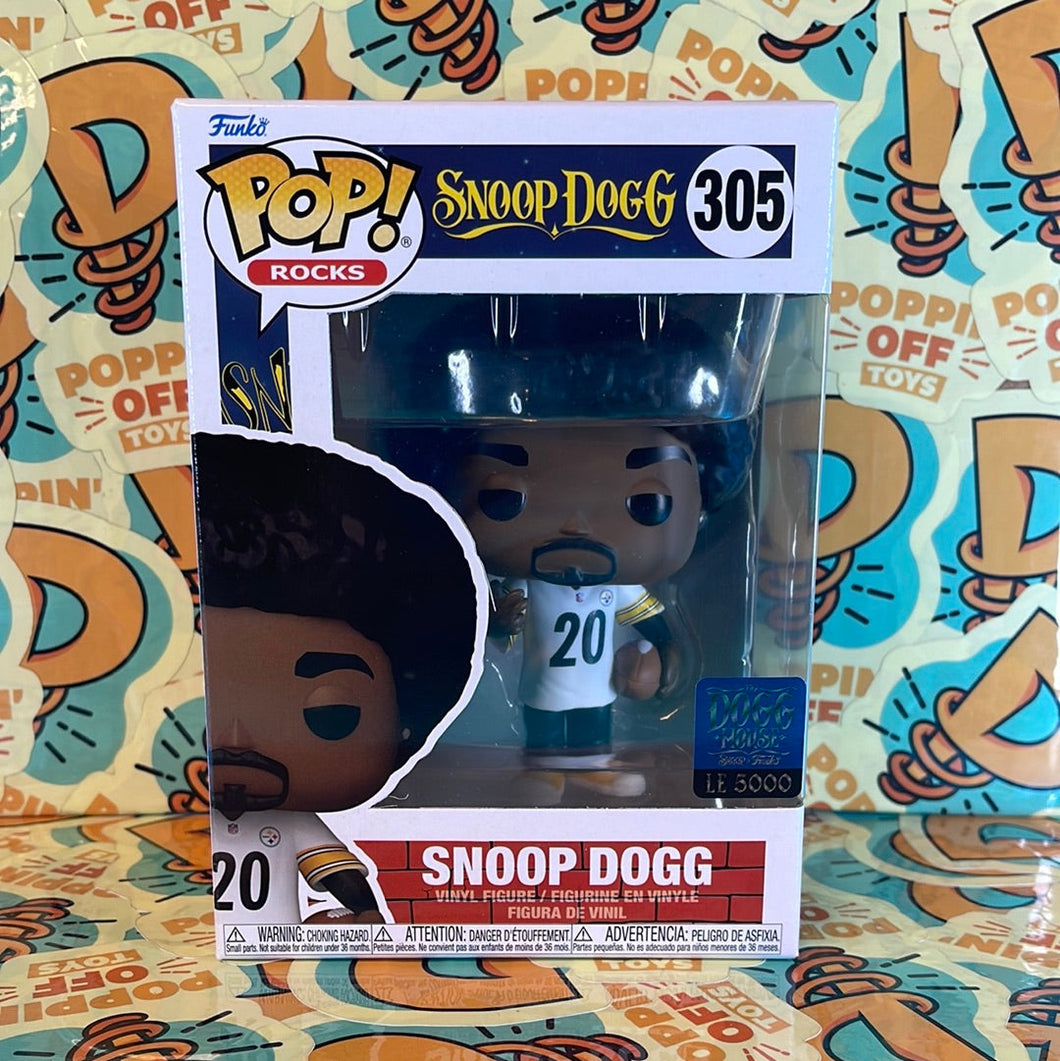 Pop! Rocks: Snoop Dog in White Steelers (LE 3000) 305 – Poppin' Off Toys