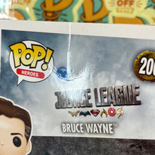 Pop! Heroes: Justice League -Bruce Wayne (2017 Summer Convention) 200